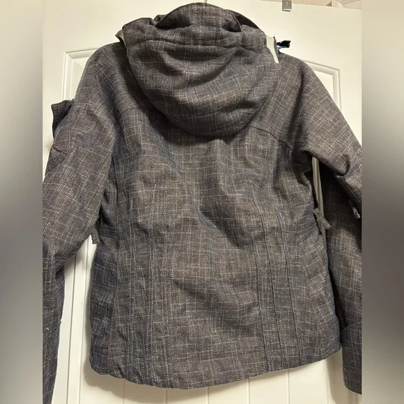 686 Women’s Snowboard Jacket – XS – Excellent Condition - Picture 5 of 17